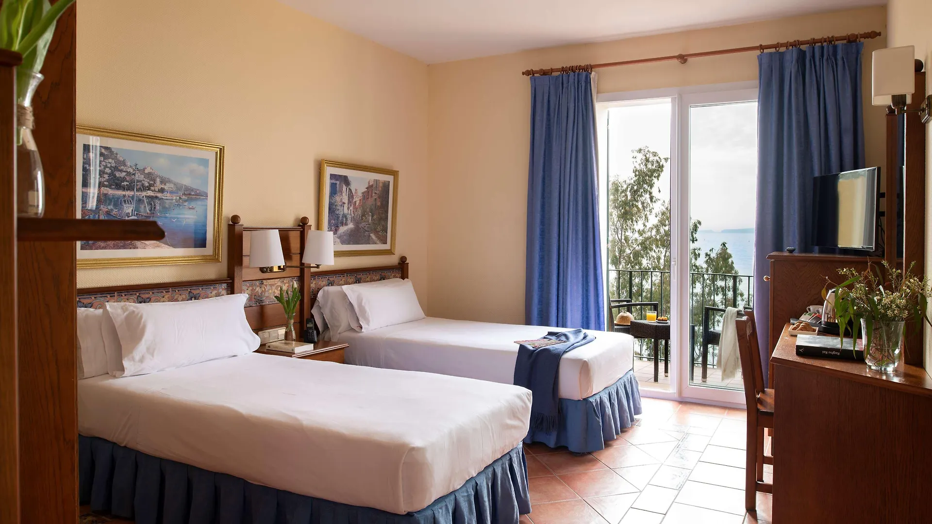 Hotel Roses Platja 3*,  Spain